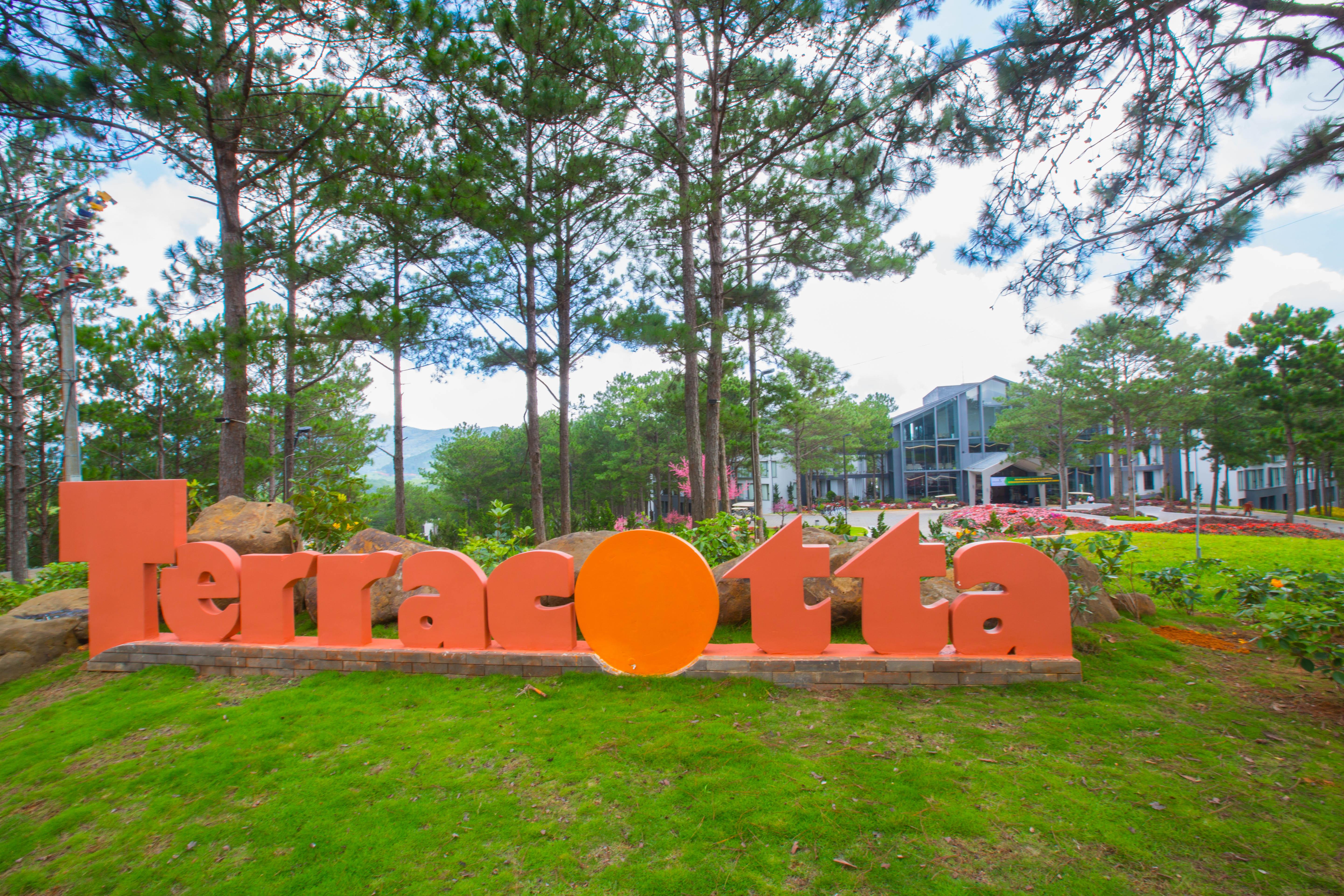 Terracotta Hotel & Resort Dalat Exterior photo